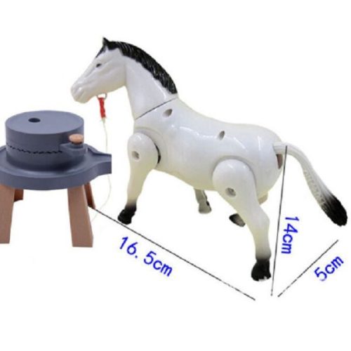 Szaladó lovacska hangokkal, fehér